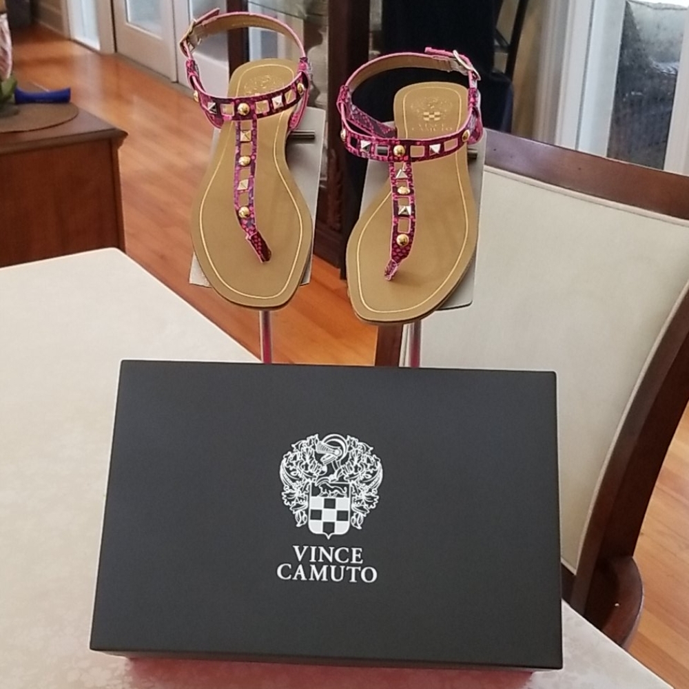 Ladies sandals 8m vince camuto